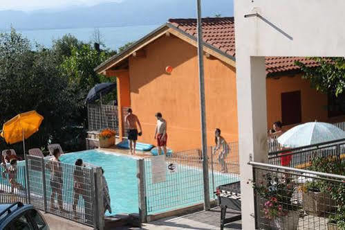 Aparthotel Borgo Blu Poggio Lazise Exterior foto