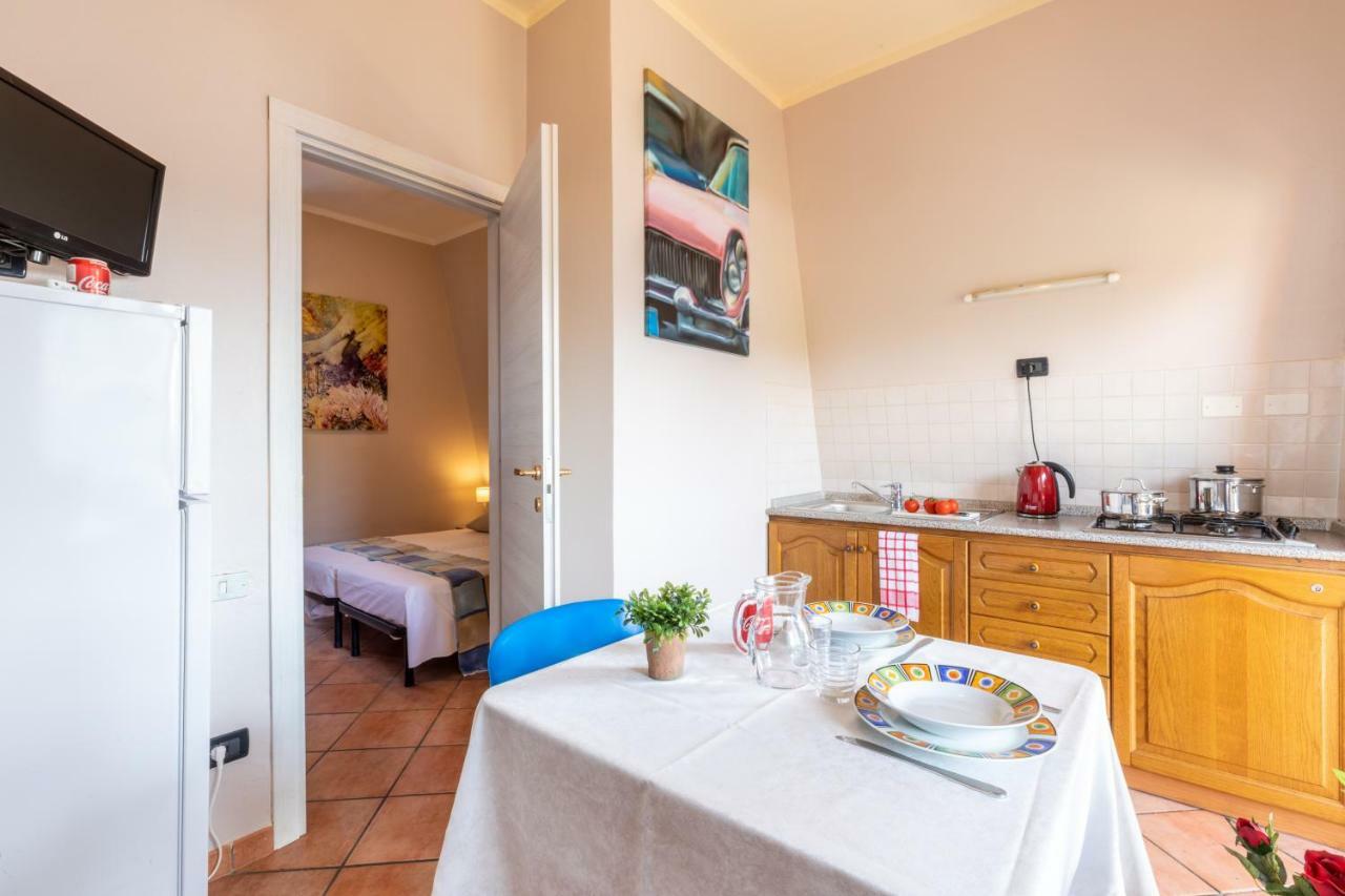 Aparthotel Borgo Blu Poggio Lazise Exterior foto